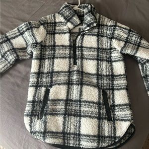 Abercrombie & Fitch- plaid fleece 1/2 zip pullover sweater